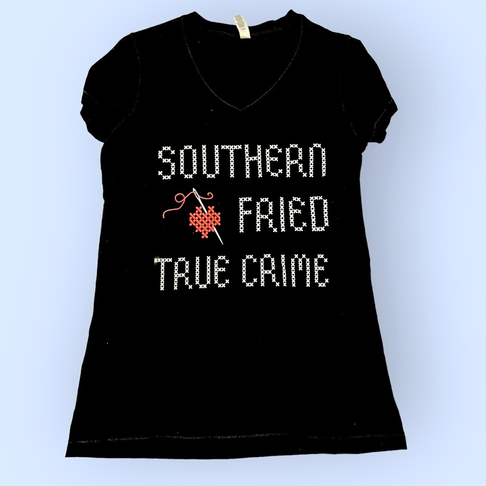 Southern Fried True Crime podcast logo shirt. Womens Large v-neck